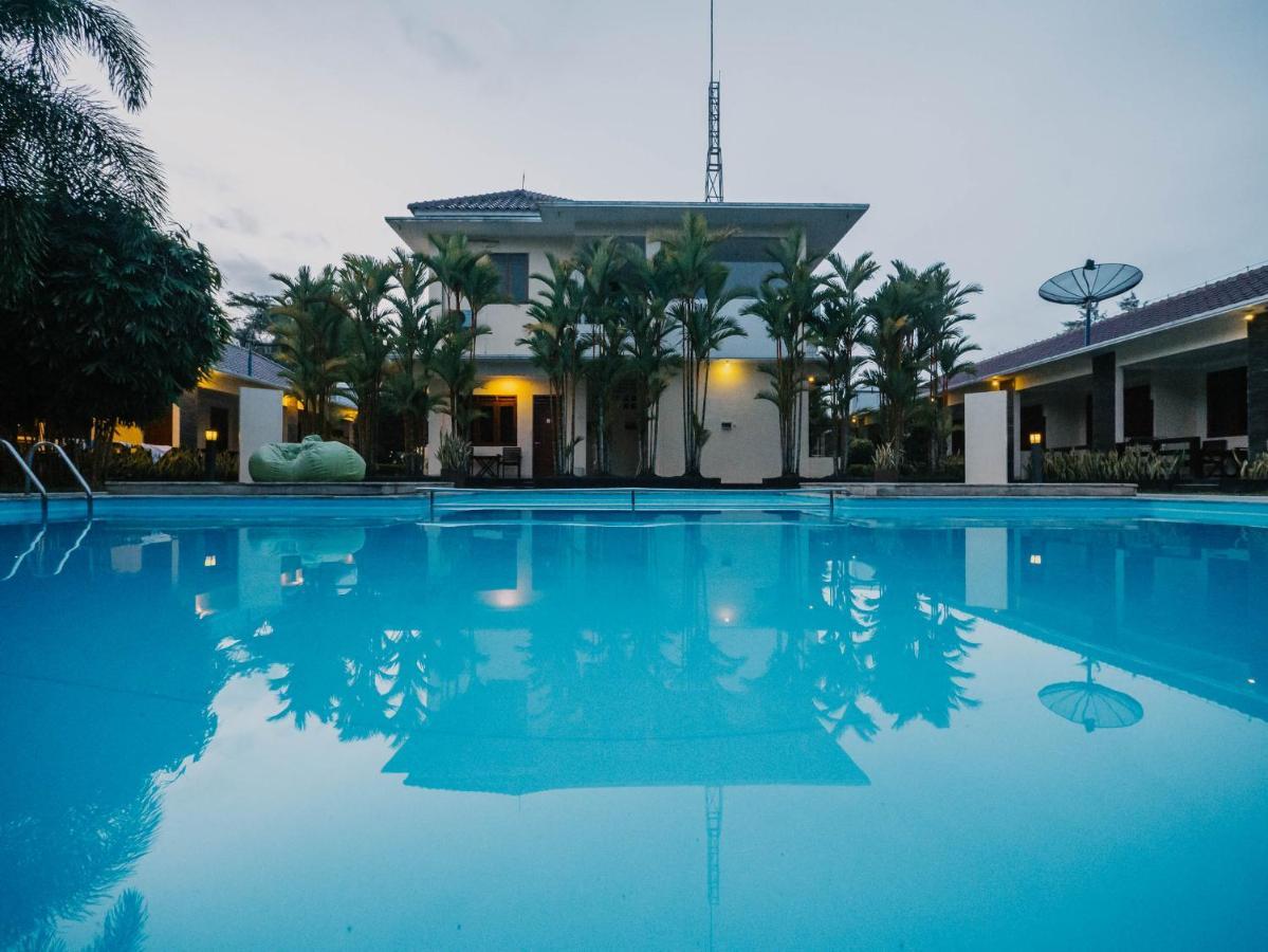 Sunrise Resort Batukaras Exteriér fotografie