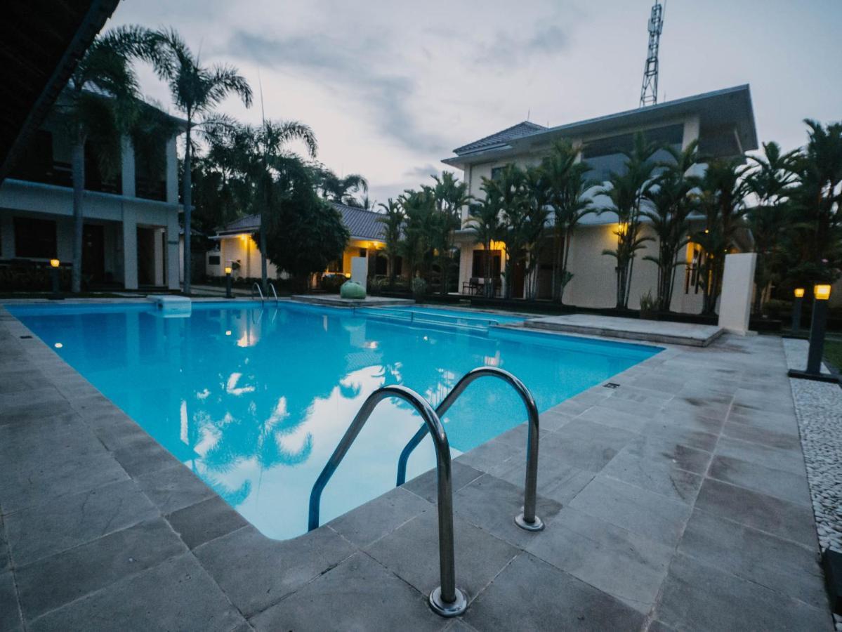 Sunrise Resort Batukaras Exteriér fotografie